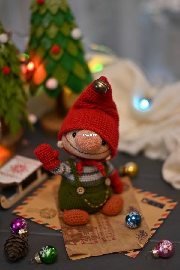 Funny Hook - Svetlana Maksimenko - Christmas Gnome - English.jpg