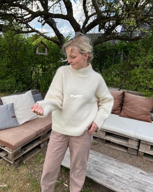weekend sweater.jpg