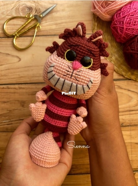 Sienna Handmade -  Lilian Sandoval - Gato de Cheshire.jpg