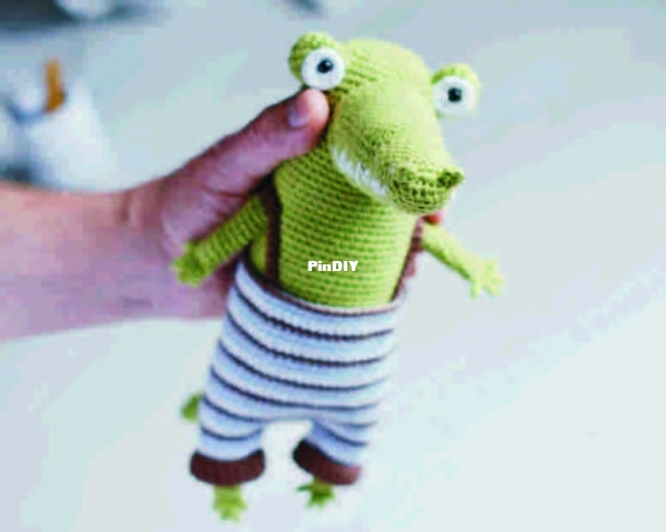frog turn into crocodile.jpg