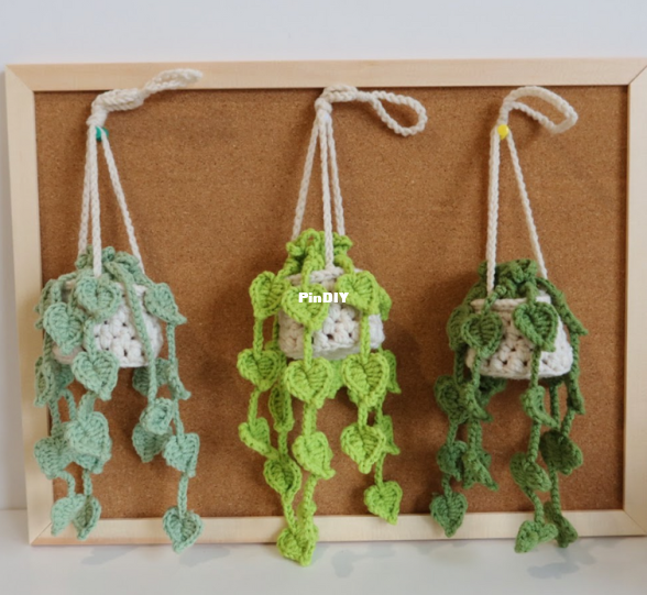 CrochetCarPothosPlant.jpg
