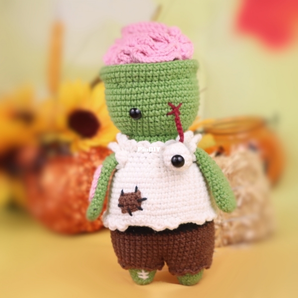 Zombie-free-amigurumi-crochet-pattern-halloween.jpg