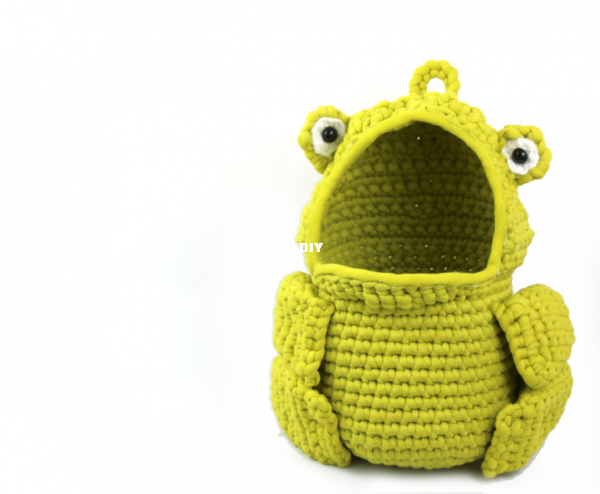 free-crochet-patterns-frog-hanging-basket-funny-decoration-2.png