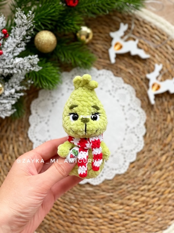 Zayka Mi Amigurumi - Miranda Aivazyan - Grinchmas.jpg