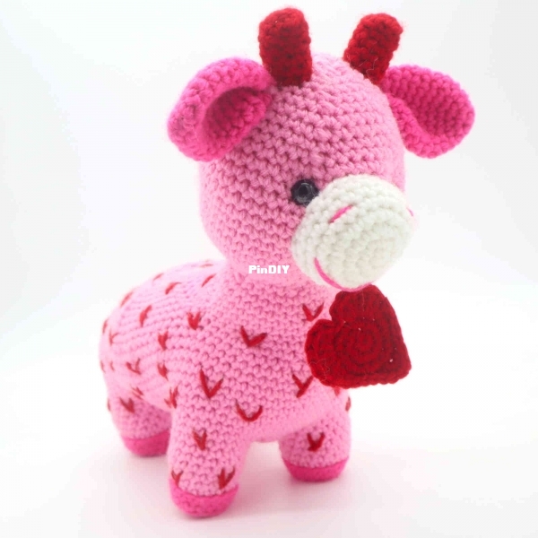 Free-giraffe-amigurumi-crohet-pattern.jpg