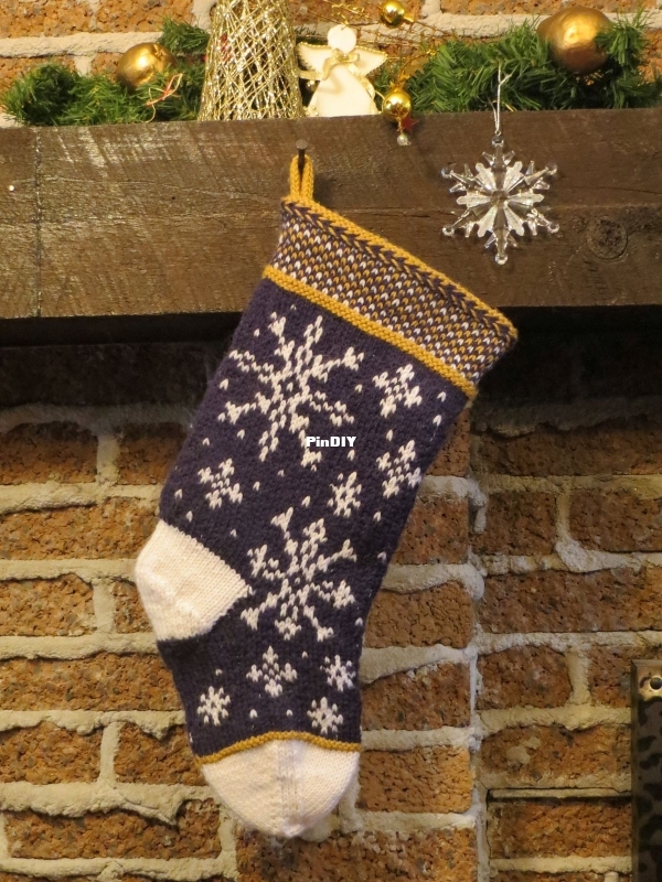 Snowflakes Xmas Stocking.jpg