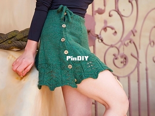 Capelet_and_Skirt_13_small2.jpg