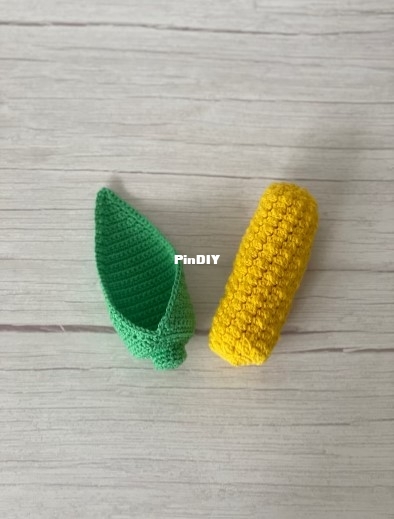 Corn on the Cob - Lindsey Roe.jpg