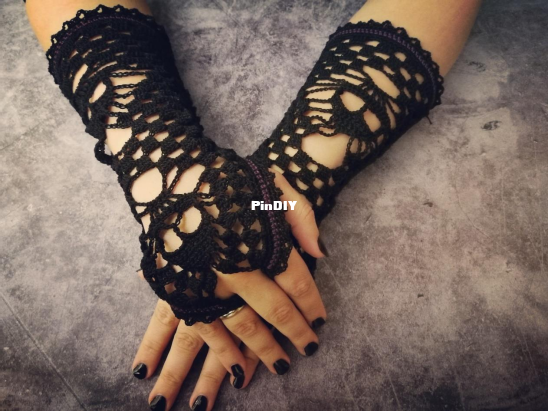 Long Skull Gloves.jpg