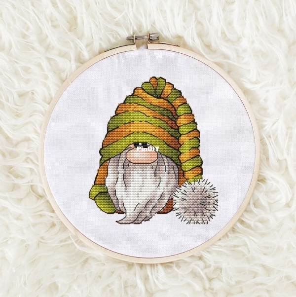 Gnome in a green hat.jpg