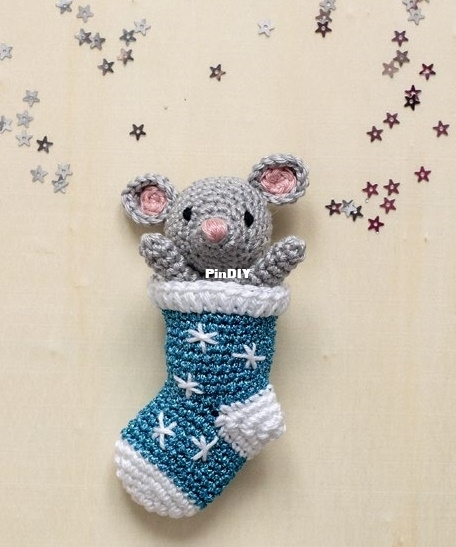 Anchor Crafts - Airali Design - Ilaria Caliri - Little mouse stocking_01.jpg