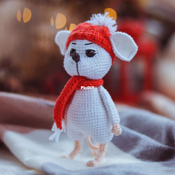 Vs crochet toys - Victoria Shovkovych - Steve, the mouse.jpg