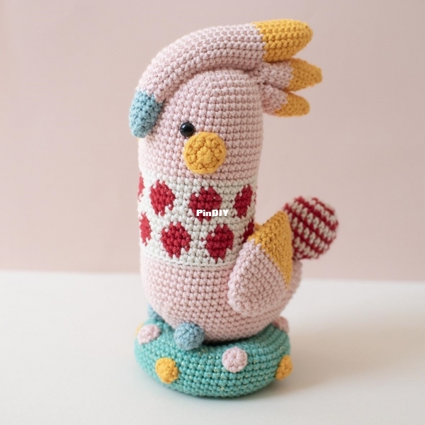 Hobbii Design - Pica Pau - Yanina Schenkel - Luna Cockatoo.jpg