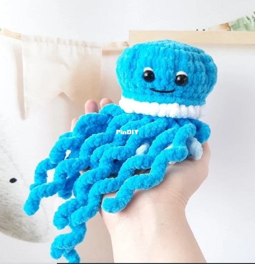 Jellyfish - Antonina Naimonova.jpg