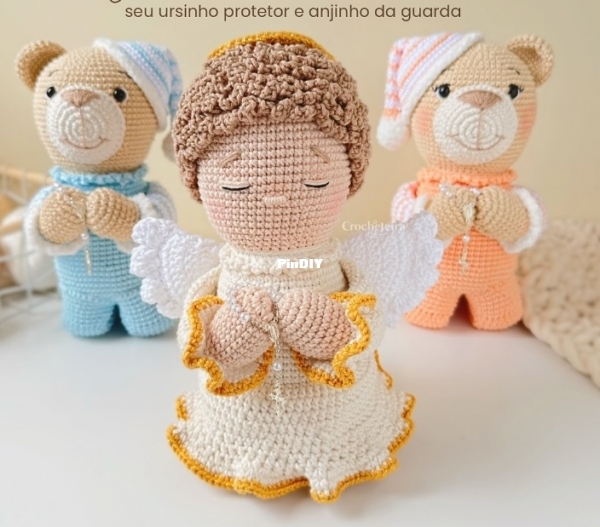 A Crocheteira Feliz - Ana Valarini - Ursinhos Bento  Gaele e Anjinho.jpg