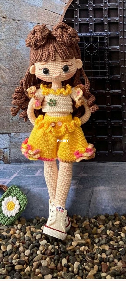 LoopbyLoop.san - Kezban Eren - Rowan Doll - English