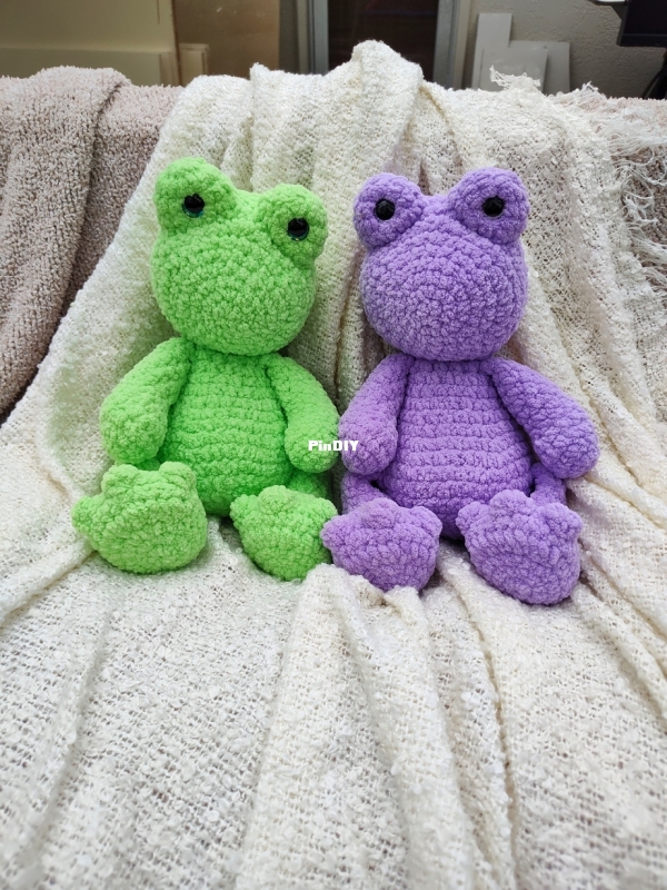 Pebbles the frog.jpg