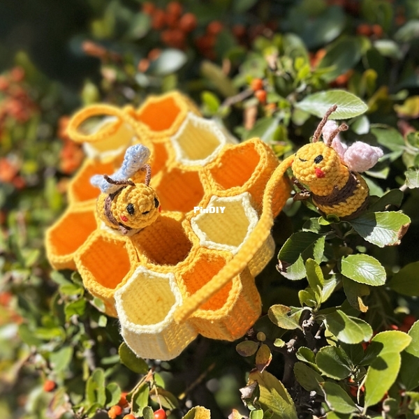 Candy Yarn Shop - Kseniia Semeliak - Popping Bees Memory Game.jpg