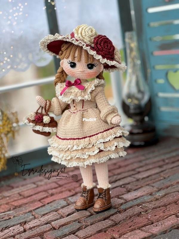 Esradesigns61 - Esra Satır - Jossephine Doll 33cm - Boneca Josefina - Portugués