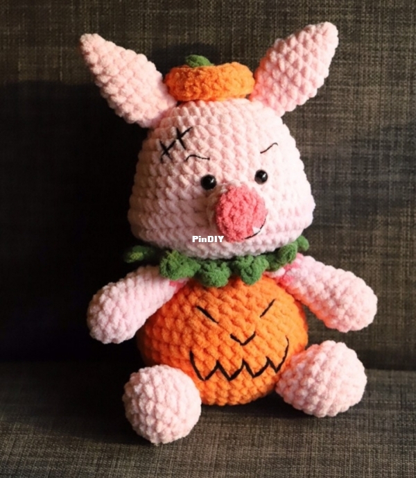 Halloween piglet