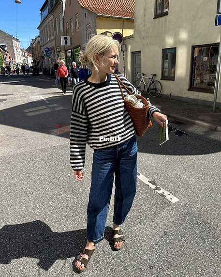 56 olga_sweater1.png