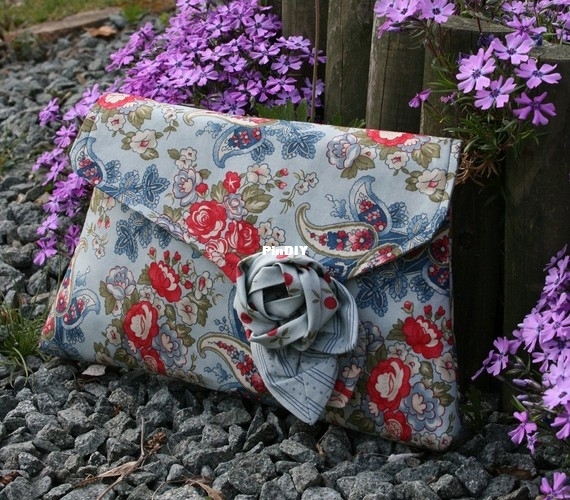 CharlysAunt DorothyClutchBag..jpg