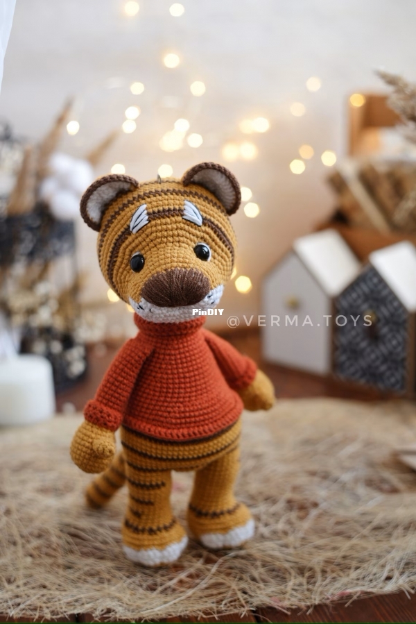 Tiger Louis Verma Toys Maria Verova  (2).jpg