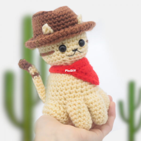Free-cowboy-kitty-amigurumi-crochet-pattern.png