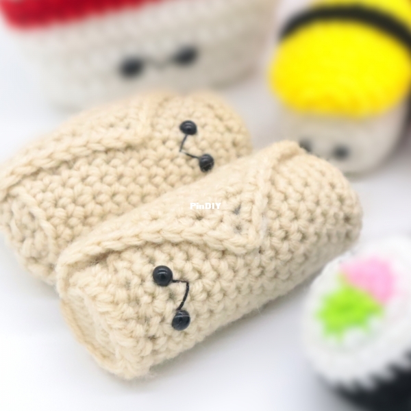 Free-egg-roll-amigurumi-crochet-pattern-asian-food.jpg