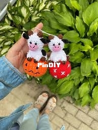 Crochet Toy Pattern - Lena Mart - Cow on a pumpkin/ball