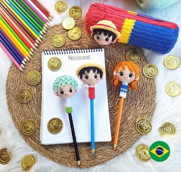 estojo-escolar-de-croche-one-piece_edit_56549846684597.jpg
