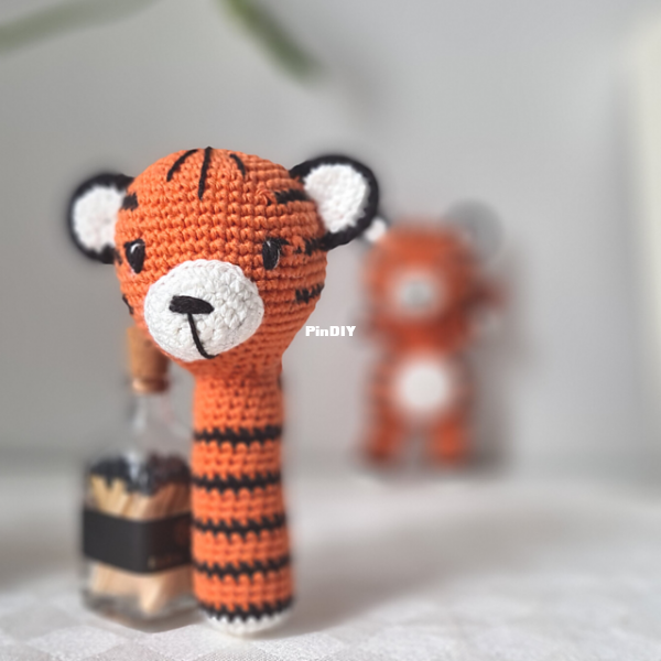 Virkat by By - Lizette - Rattle Tiger - Skallra Tiger.png
