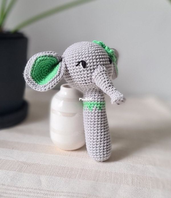 Virkat by By - Lizette - Rattle Elephant - Skallra Elefant.jpg