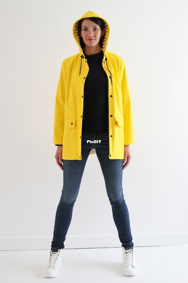 I-AM-Patterns-Jacques-patron-couture-cire-jaune-classique-manteau-pluie-avec-cap.jpg