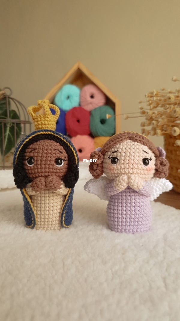 Hanna Pontes Amigurumis - Cidinha + Anjinho do bebê - Angel & Santa 14cm - Portuguese