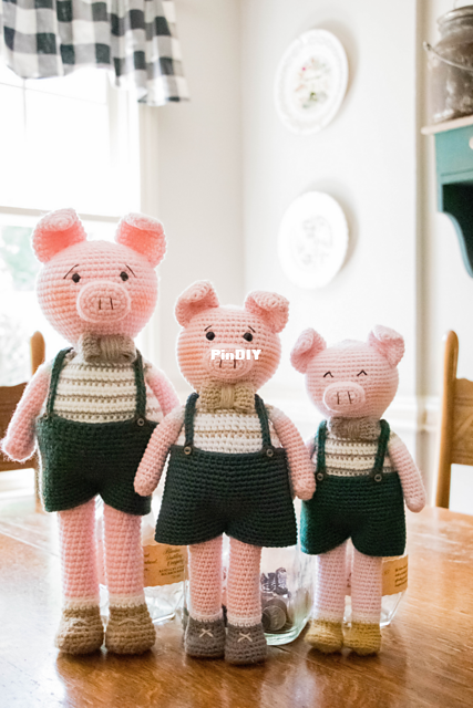 Elise Rose Crochet - Elise Speed - The Three NOT So Little Pigs _01.png