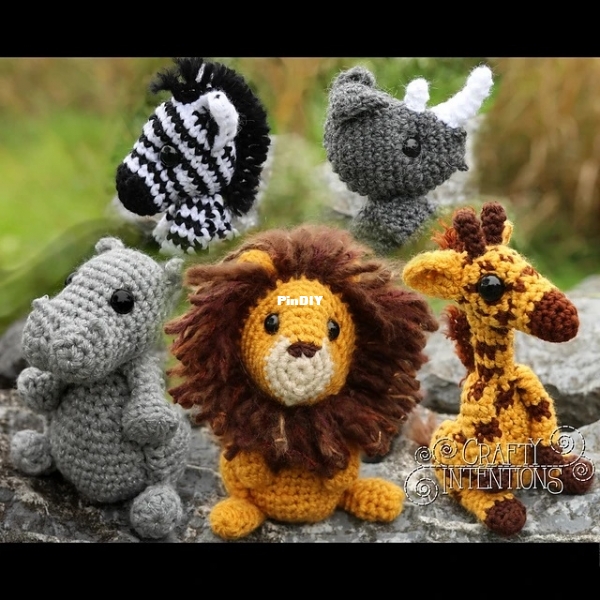 Crafty Intentions - Megan Lapp - 5 Cute Critters Set 10 - Africa Edition - Giraf.jpg
