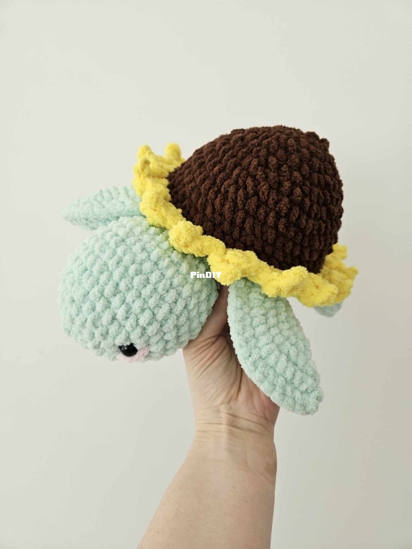 Sunflower Turtle (Mint) - Pattern by: Crochet By Genna_01
