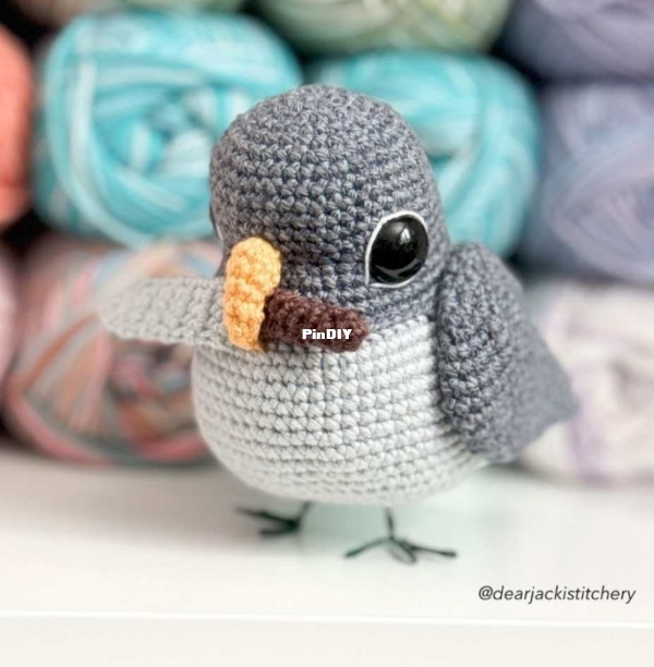 murder pigeon dearjackistitchery.jpg