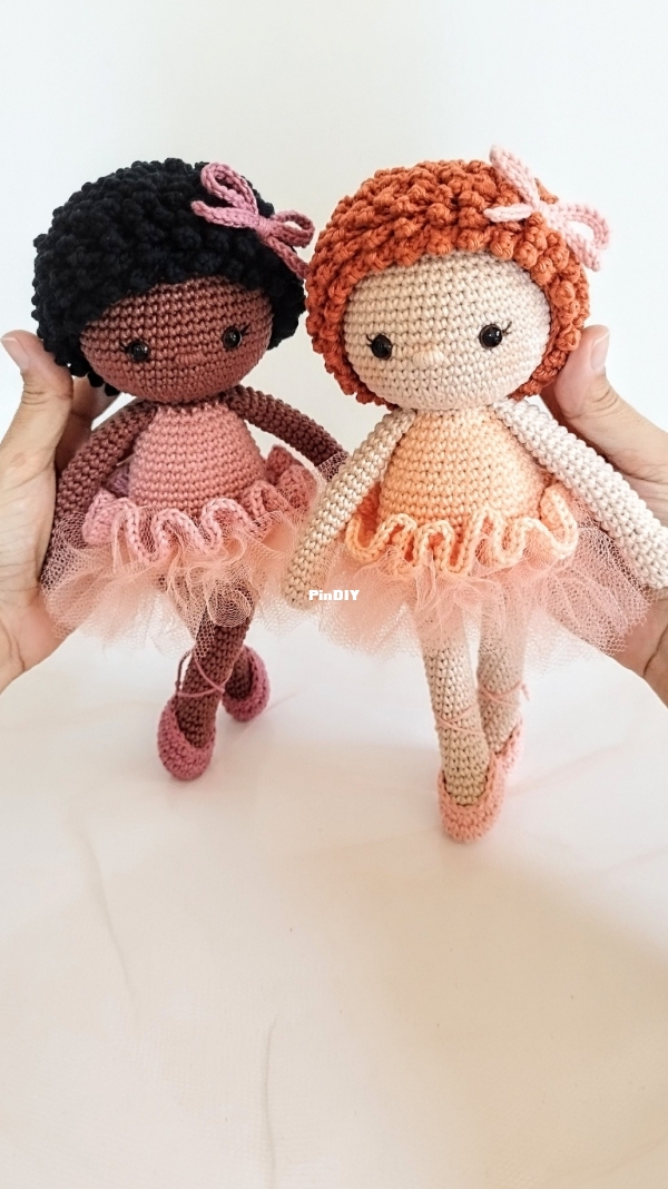Fulo crocheteria - Deise Diniz - Cacau e Sol, as bailarinas - Portuguese