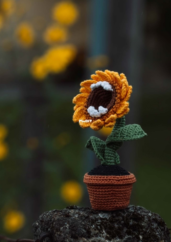 MrsCrowlet_SunflowerMonster.jpg