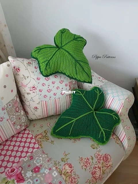 Pippa Patterns - Connie Rockliff - Ivy Leaf Cushion_01.jpg