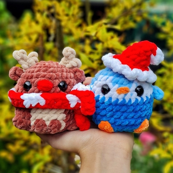 Eli Yarn Art - eliyarnart - Orion the reindeer and Glen the penguin_01.jpg