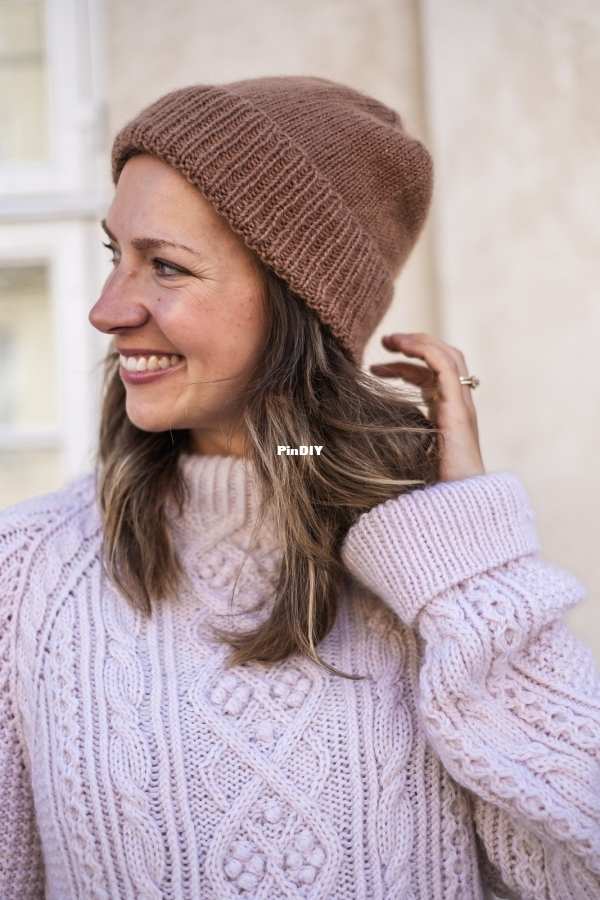 knits to wear chloe.jpg
