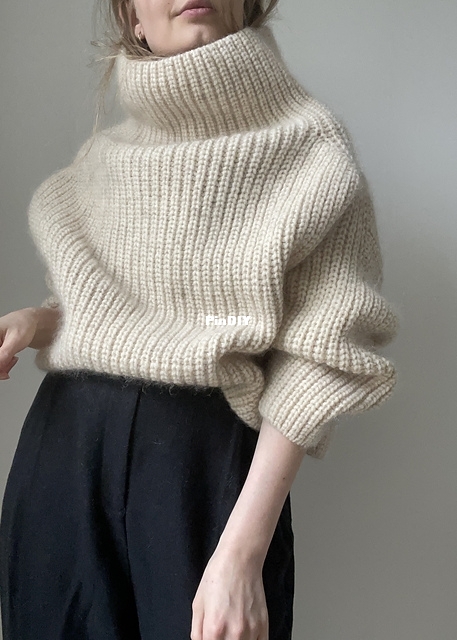 Gujo Sweater