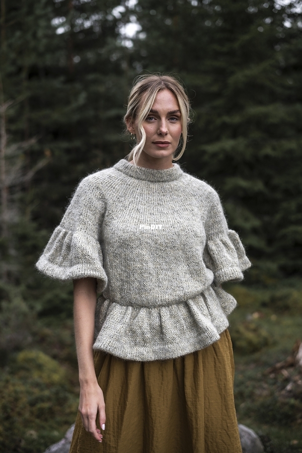 Iris Pullover1.jpg