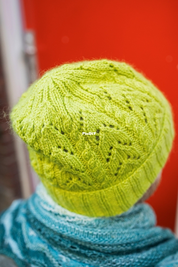 Glowhair_Frost_Hat_4.jpg