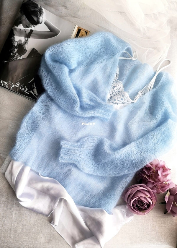 VOGUE_pullover.jpg