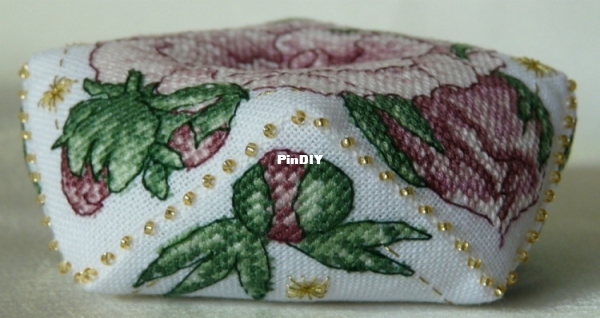 Peony Biscornu_1.jpg