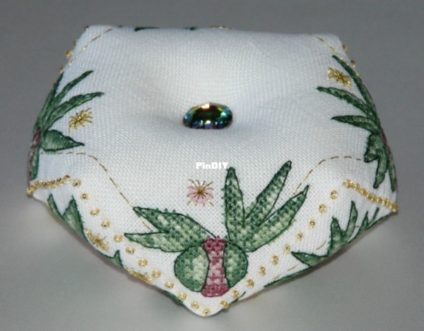 Peony Biscornu_2.jpg